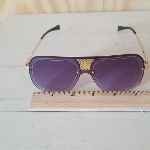 Hi Fashion Purple Sunglasses with Gold Accents Unisex - Picture 8 of 10